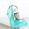 梅雨時期の羽織ものはショールがおすすめ！
