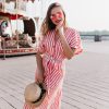 この夏は「ストライプワンピ」が着たい！ 涼しげお出かけコーデ特集！